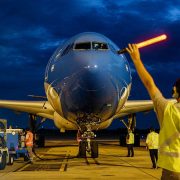 Tercera ola: Aerolíneas Argentinas suspendió 7 vuelos y supera los 1000 empleados aislados 12
