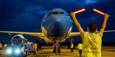 Tercera ola: Aerolíneas Argentinas suspendió 7 vuelos y supera los 1000 empleados aislados 8
