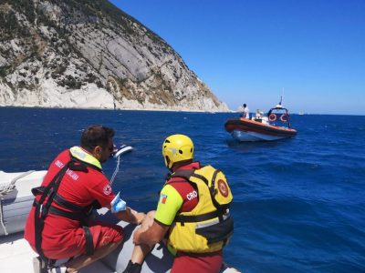 Italia: 9 argentinos fueron rescatados tras el naufragio de 2 barcos 1