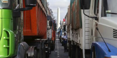 Transportistas protestan por la falta de gasoil desde el mediodía 7